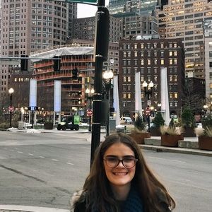 Meet your Posher, Emily